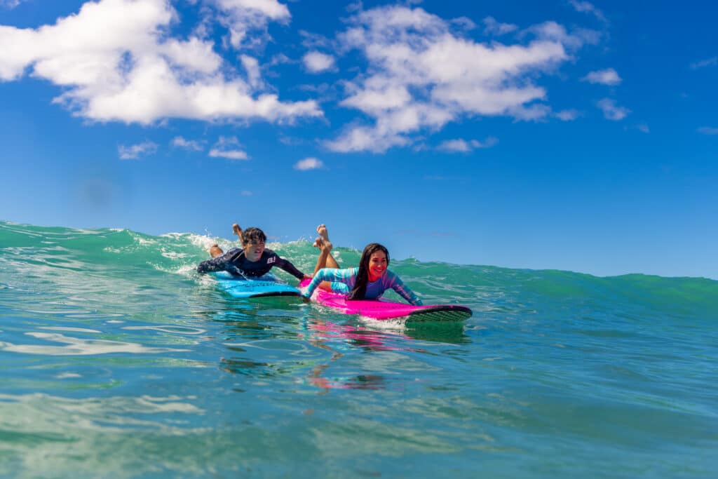 different types of waves surfing
